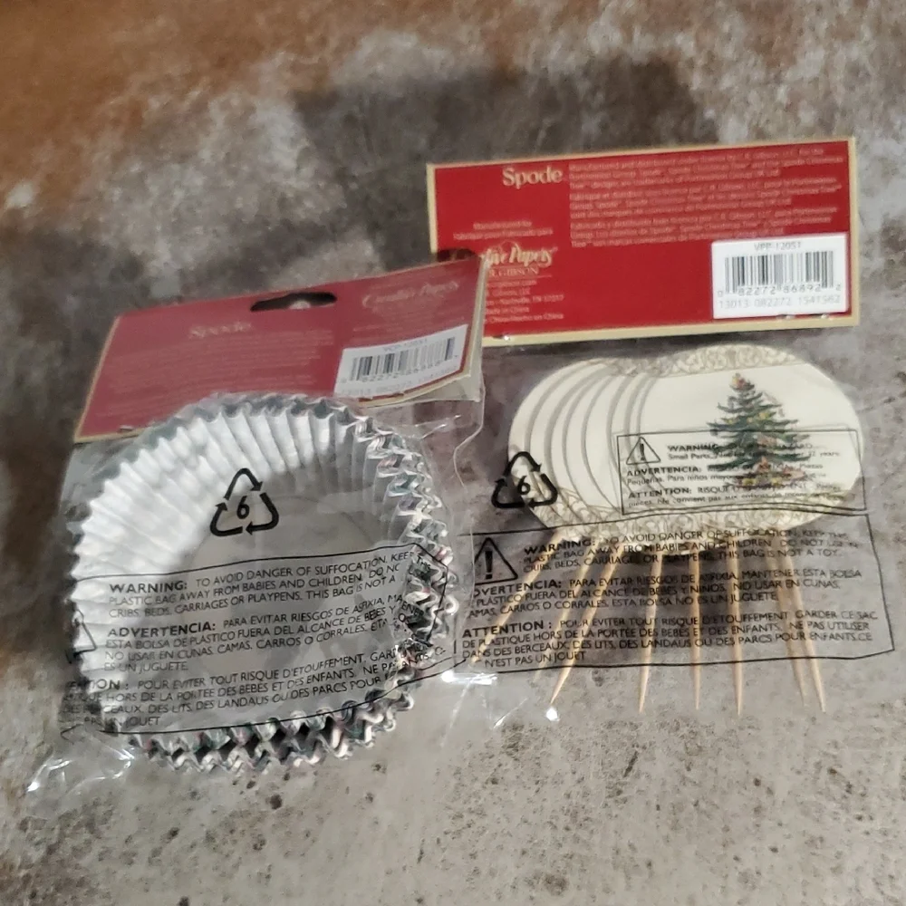 Spode Festive Tree Cupcake Picks and Baking Cups Set
